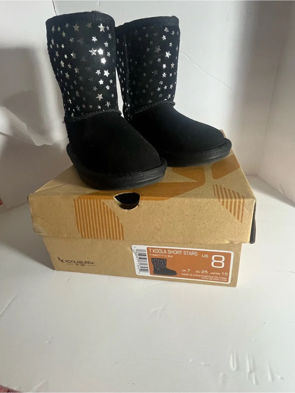 Koolaburra by UGG boots size 8 good condition
